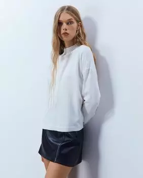 Свитер Perkins со стразами Sfera, белый