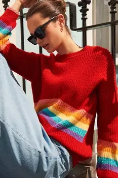 Свитер с радужным мотивом Next, красный