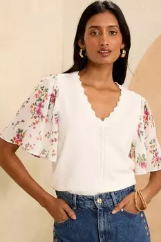 Свитер с расклешенными рукавами и V-образным вырезом с отделкой ракушками Love & Roses, белый