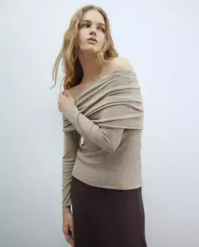 Свитер с вырезом бардо Sfera, бежевый