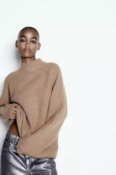 Свитер с высоким воротником в рубчик H&M, бежевый