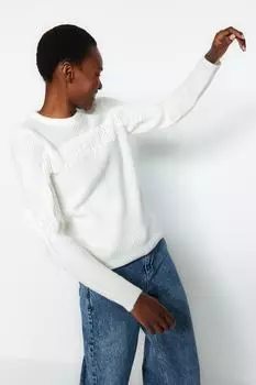Свитер Trendyol с кисточками, белый