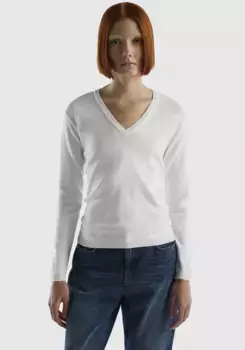 Свитер United Colors of Benetton с V-образным вырезом: неподвластный времени образ и универсальное применение, кремовый