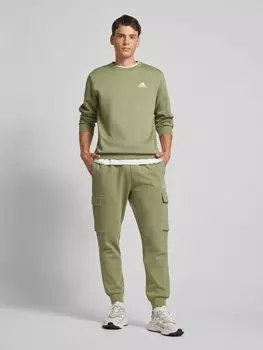 Свитшот с вышитой этикеткой, модель «FEELCOZY» ADIDAS SPORTSWEAR, оливковый