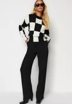 Свитшот Trendyol GEWOONTJES, черный