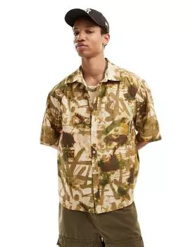 Свободная прикорневая рубашка COLLUSION с фирменной деталью и принтом в стиле граффити