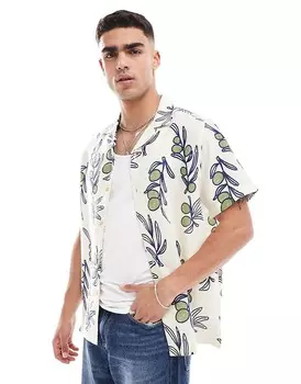 Свободная рубашка кремового цвета с принтом листьев и фруктов ASOS DESIGN
