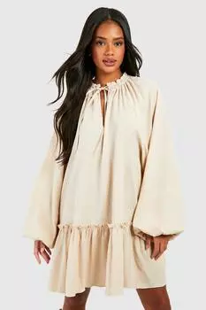 Свободное платье с текстурированным заниженным подолом boohoo, бежевый