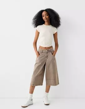 Свободные шорты-бермуды из саржи Bershka, песочный