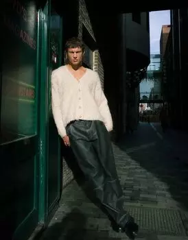 Свободный пушистый кардиган цвета экрю Topman