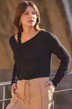 Свободный топ с асимметричным вырезом Sosandar, черный