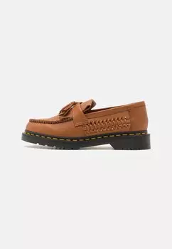 Тапочки ADRIAN WOVEN UNISEX Dr. Martens, цвет british tan