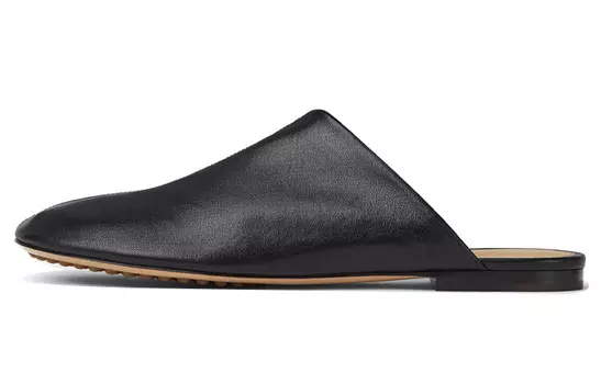 Тапочки кожаные Bottega Veneta женские, черный