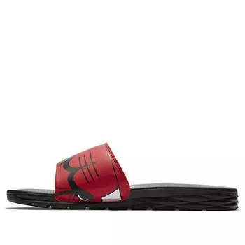 Тапочки nba x benassi 'bulls' Nike, красный