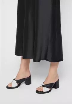 Тапочки New Jagger Bronx, черный/белый