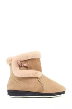 Тапочки свободного кроя Ботильоны и ботинки Pavers