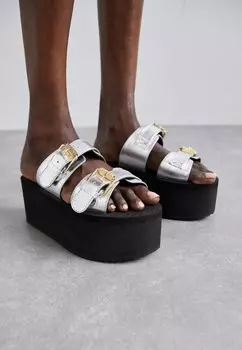 Тапочки Wedge MOSCHINO, цвет argento