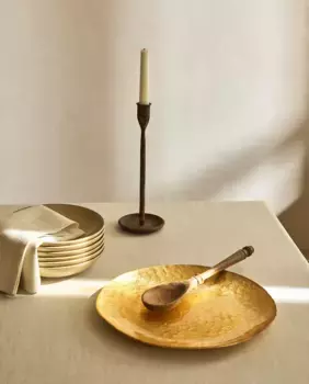 Тарелка из золотого стекла Zara Home, золотой