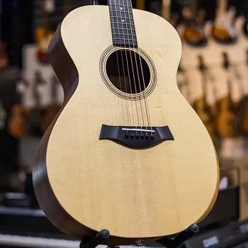 Taylor Academy 12e Grand Concert Acoustic/Electric - для левшей с сумкой для переноски
