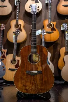 Taylor Custom GP - Орех