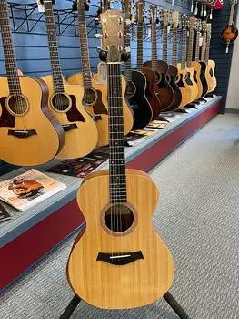 Taylor GC Acoustic/Electric W/Back 2021 Natural GC Acoustic/Electric W/Bag