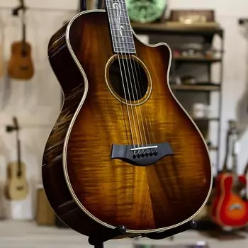 Taylor K22ce 12-Fret Grand Concert Acoustic/Electric - Deluxe Hardshell Brown