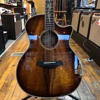 Taylor K24ce All-Solid Hawaiian Koa Grand Auditorium Acoustic-Electric с жестким футляром