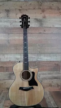 Taylor Natural Blonde: All-Urban Ash 424ce LTD Urban Ash и распорки V-Class создают древесный, сфокусированный тон в этой модели, выпущенной ограниченным тиражом. Natural Blonde: The All-Urban Ash 424ce LTD Urban Ash and V-C...