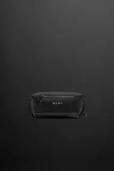 Техническая спортивная сумка для туалетных принадлежностей ZARA, черный