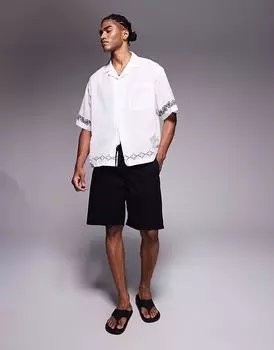 Технологичные шорты River Island черного цвета