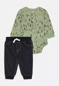 Тело Carter's, зеленый