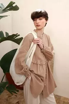 Темно-бежевая туника-рубашка из 100% хлопка с воротником на рукавах и сборками, с рюшами и детальной отделкой ALL DAY