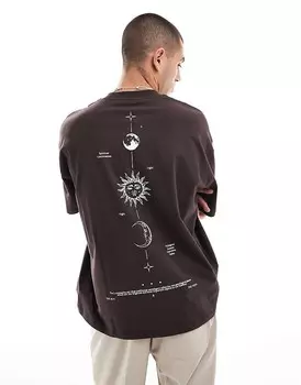 Темно-коричневая оверсайз-футболка ASOS DESIGN с небесным принтом на спине