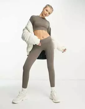 Темно-коричневые леггинсы из второй кожи с завышенной талией Pull&Bear