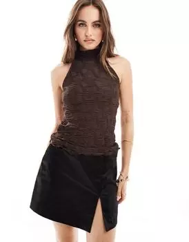 Темно-коричневый текстурированный топ с высоким воротником River Island