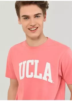 Темно-розовая мужская футболка с круглым вырезом со стандартным узором и принтом Ucla