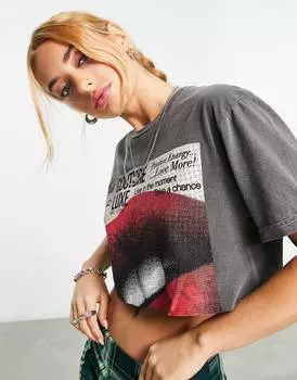 Темно-серая укороченная футболка свободного кроя с отрезанными губами ASOS DESIGN