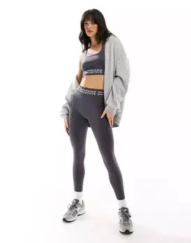 Темно-серые бесшовные леггинсы с логотипом на поясе ASOS Weekend Collective