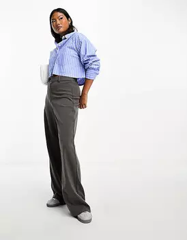 Темно-серые прямые брюки строгого кроя Stradivarius.