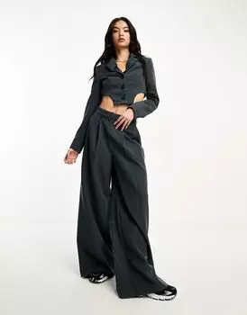 Темно-серые широкие брюки со складками ASOS DESIGN