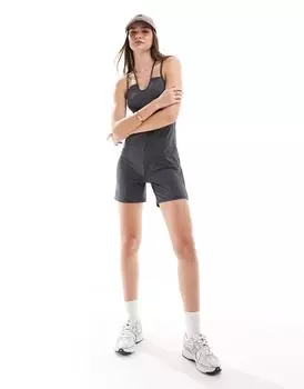 Темно-серый комбинезон с перекрещенными бретелями на спине Pieces