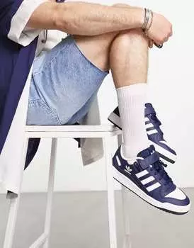 Темно-синие и белые низкие кроссовки adidas Originals Forum Low