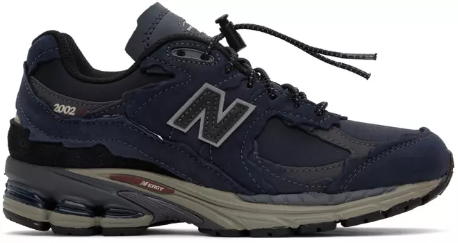 Темно-синие кроссовки New Balance 2002R