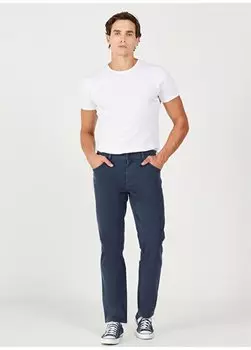 Темно-синие мужские брюки чинос стандартной посадки с нормальной талией W121053XAE Техасские брюки из не джинсовой ткани Wrangler, темно-синий