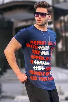 Темно-синяя футболка с текстом 3096 MADMEXT