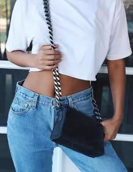 Темно-синяя кожаная мини-кроссбоди с массивной цепочкой Streets Ahead, темно-синий