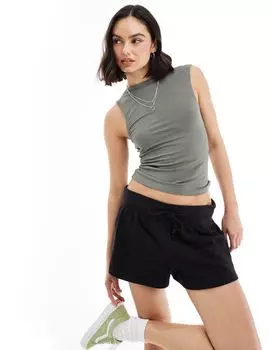 Темно-зеленый топ без рукавов с вырезом-лодочкой Miss Selfridge