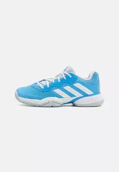 Теннисные туфли Multicourt BARRICADE UNISEX adidas Performance, цвет blue burst/footwear white/halo blue