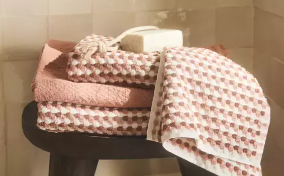 Текстурированное банное полотенце из хлопка Zara Home, розовый