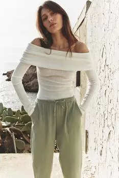 Текстурированный топ с открытыми плечами ZARA, экрю